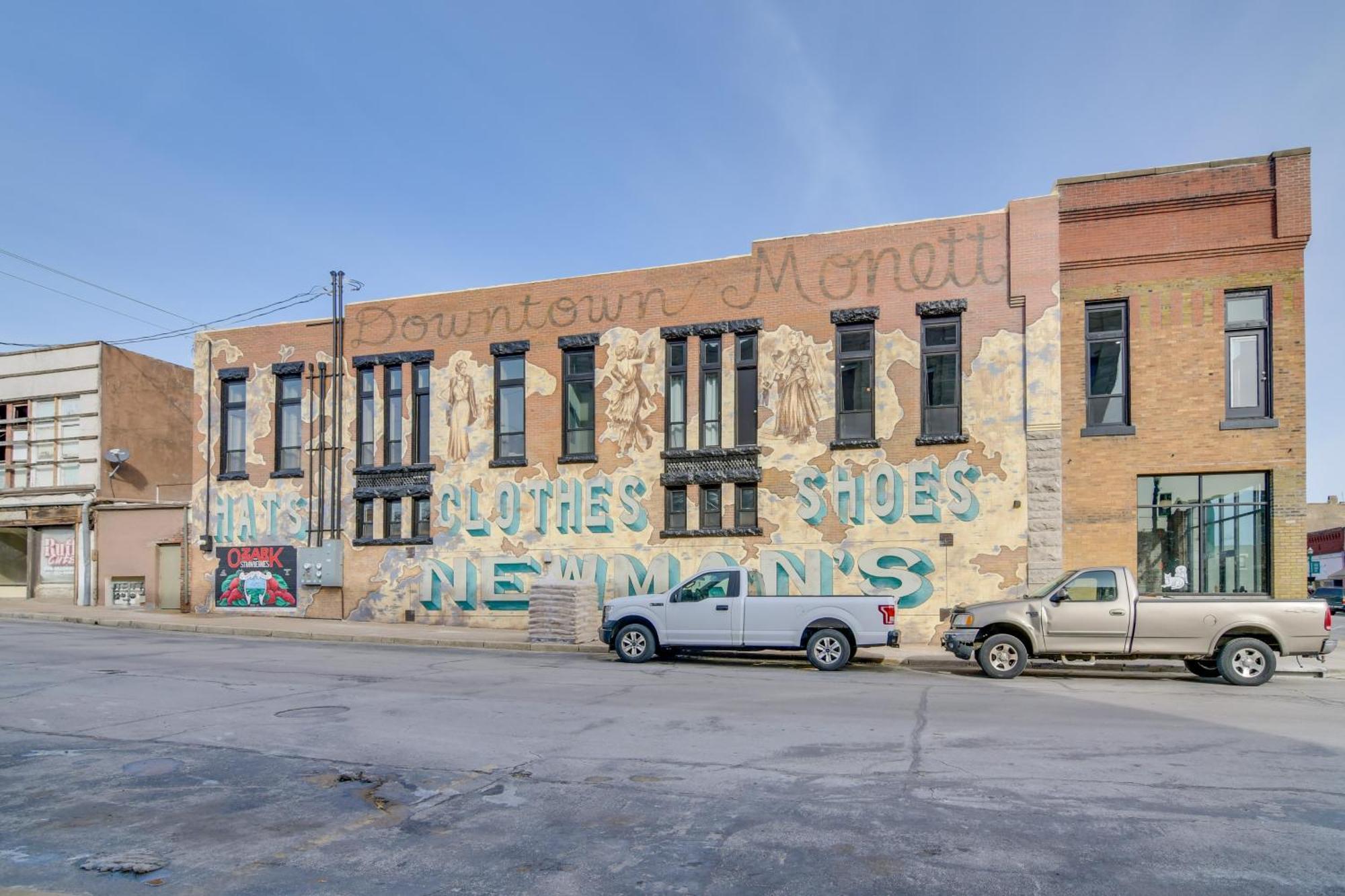 Dtwn Loft In The Heart Of Monett Pets Welcome! Exterior foto